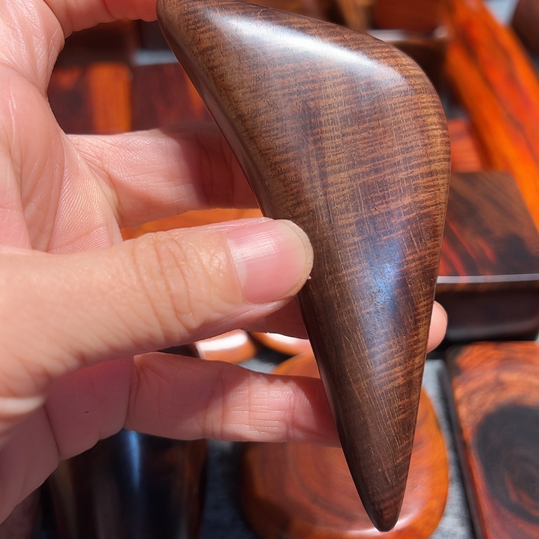 用***4交趾黄檀（大红酸枝）