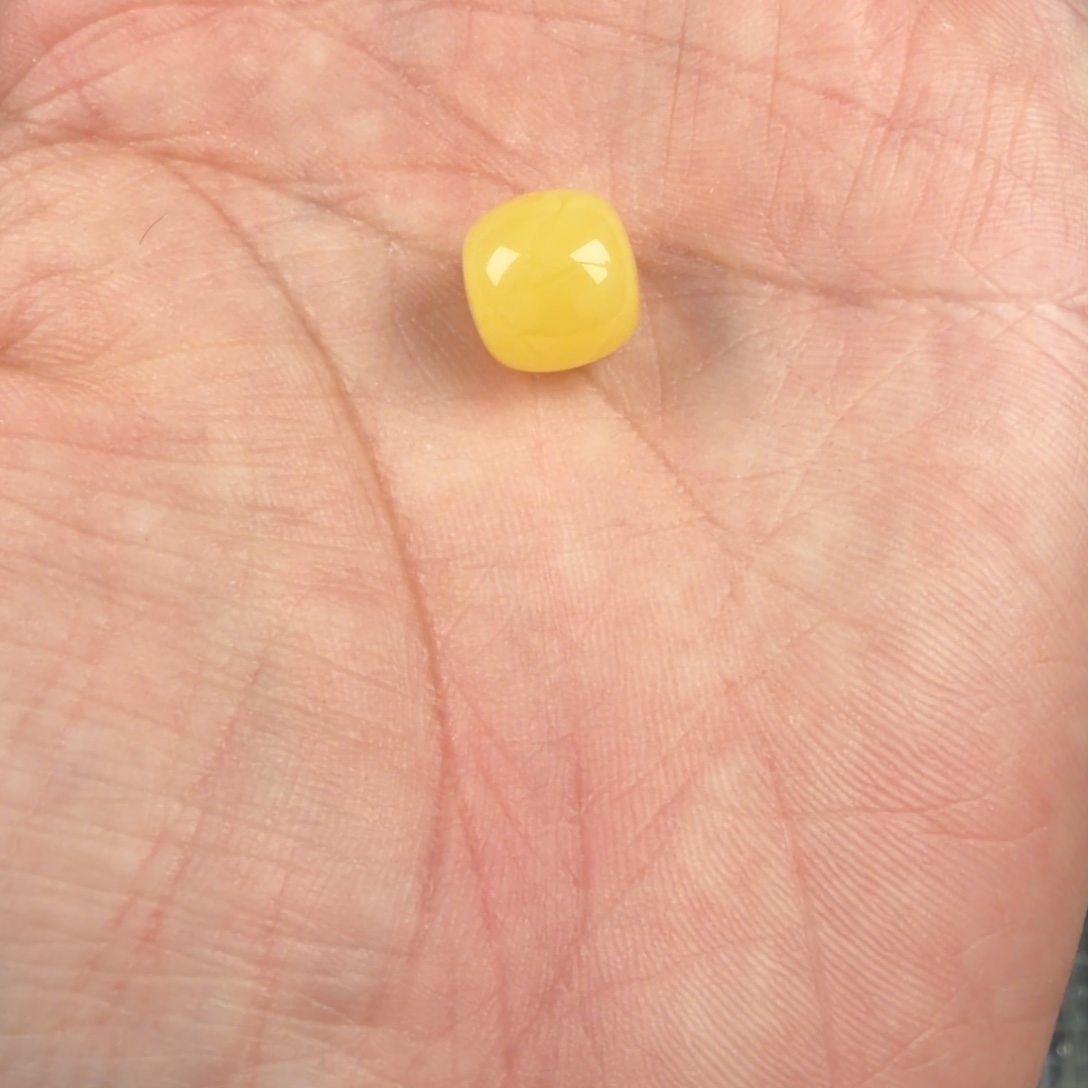 琥珀未镶嵌裸石鸡油黄蜜蜡老型