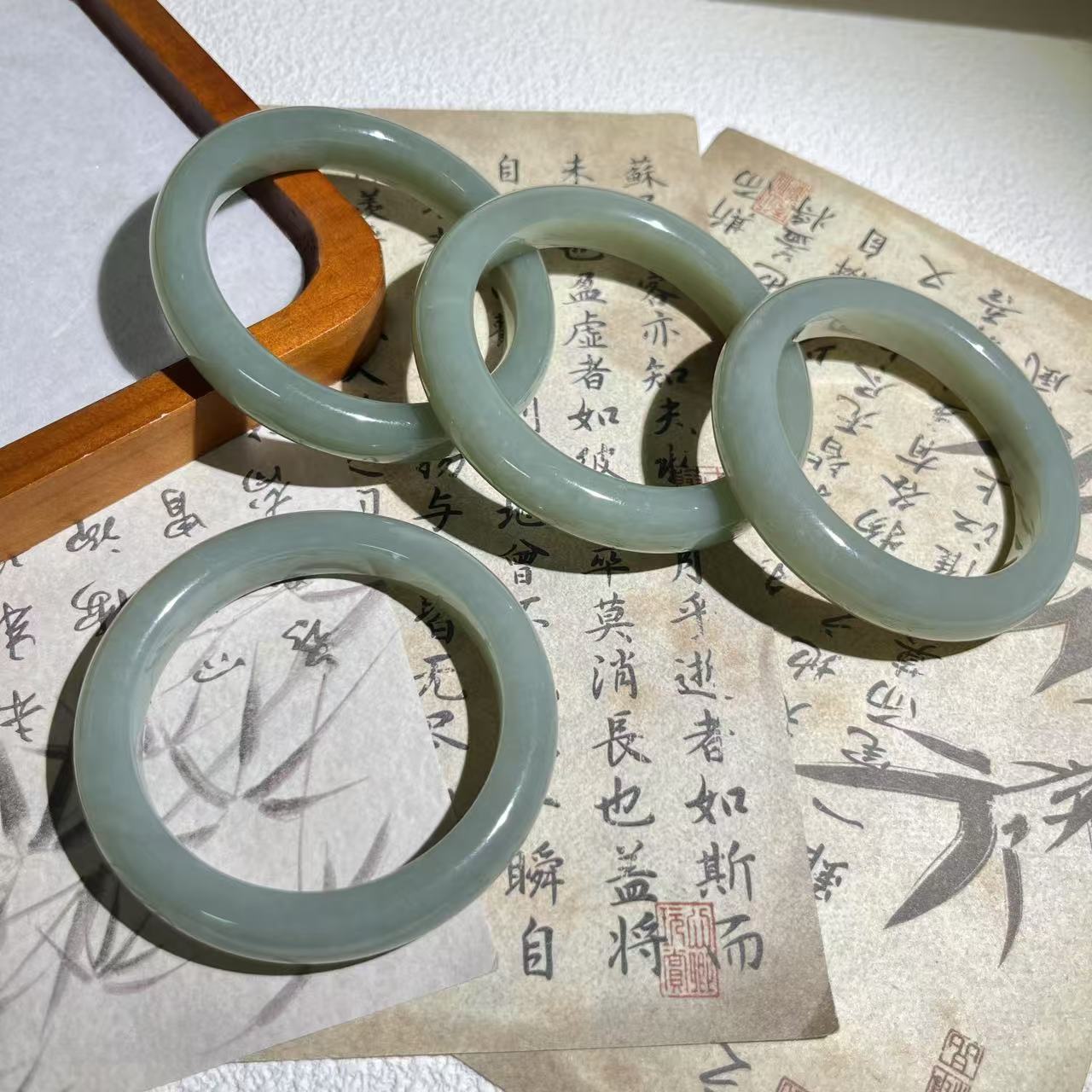 天然和田玉手镯 多样性发货 拍一发一 H475