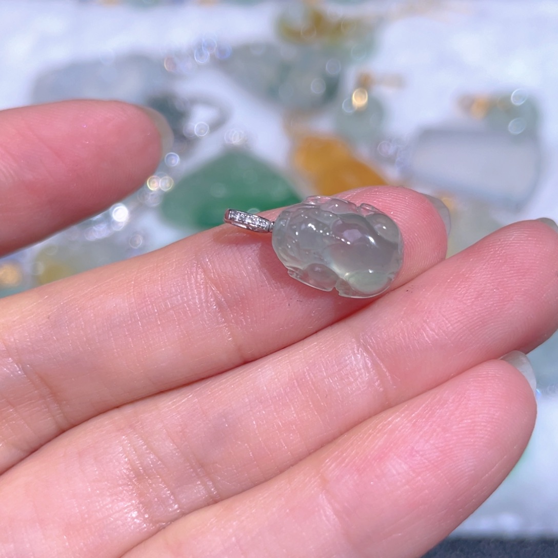 颈饰18K金镶嵌翡翠翡翠