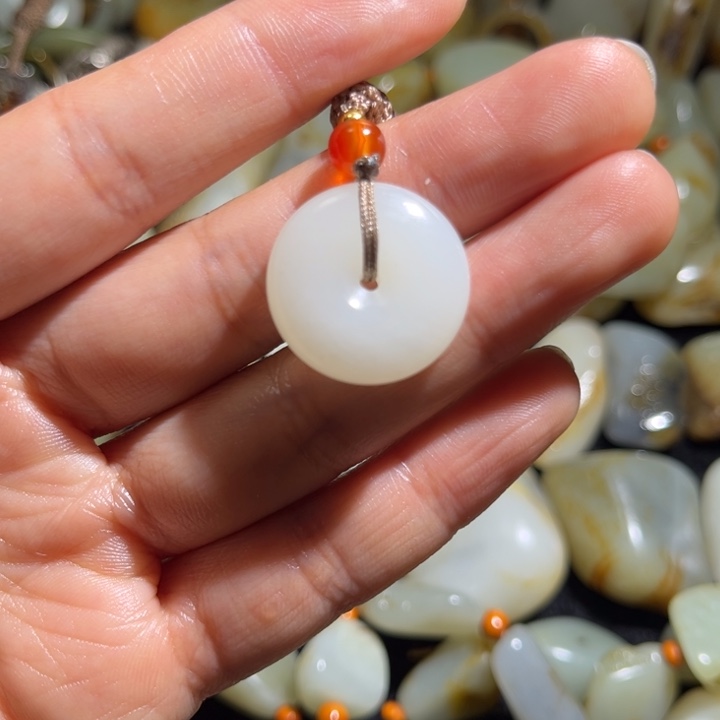 和田玉未镶嵌手串