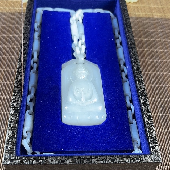 红***阳和田玉未镶嵌挂件