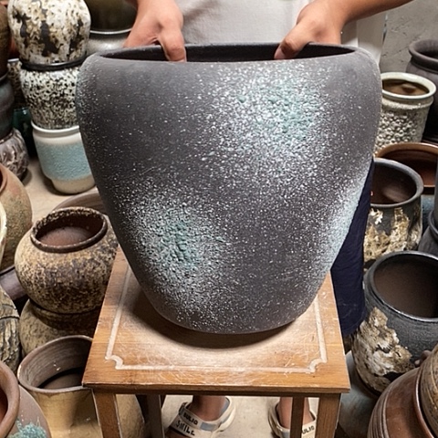 紫砂花盆口28高度31黑烟花