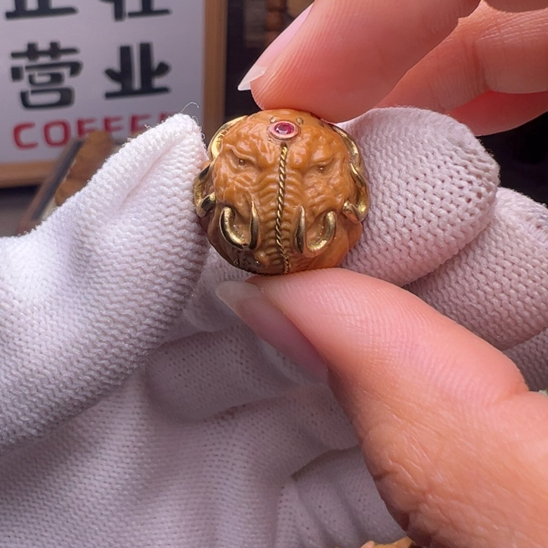 猴头核桃把件镶嵌款象神18左右尺寸全品有正常封口线