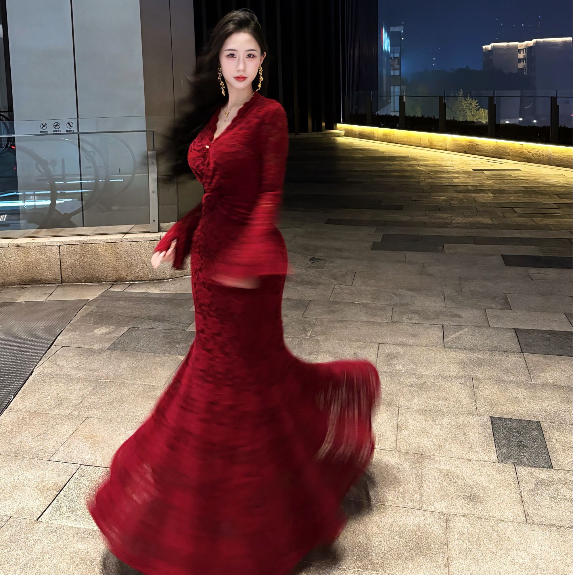 LHMknk1画报夫人原创自制蕾丝温柔扭折喇叭袖 复古红蕾丝步步生莲