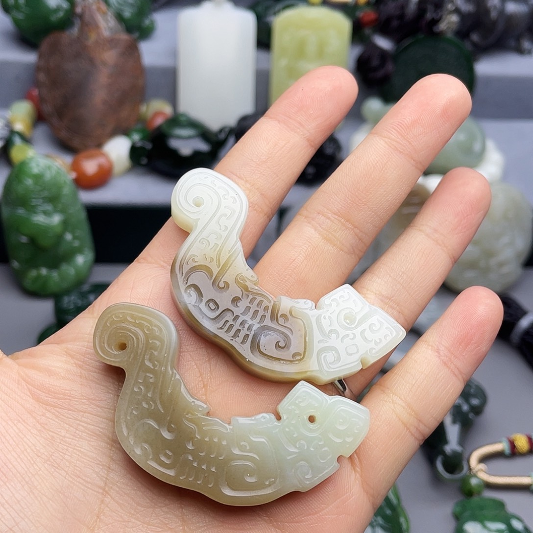 阿***8和田玉未镶嵌颈饰