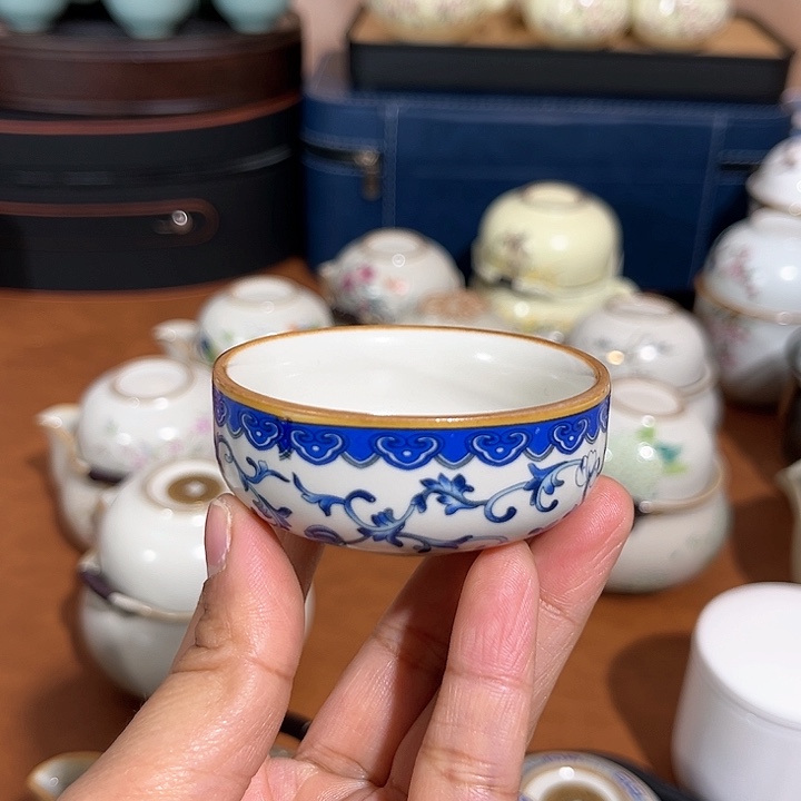 缠枝莲小品杯客杯