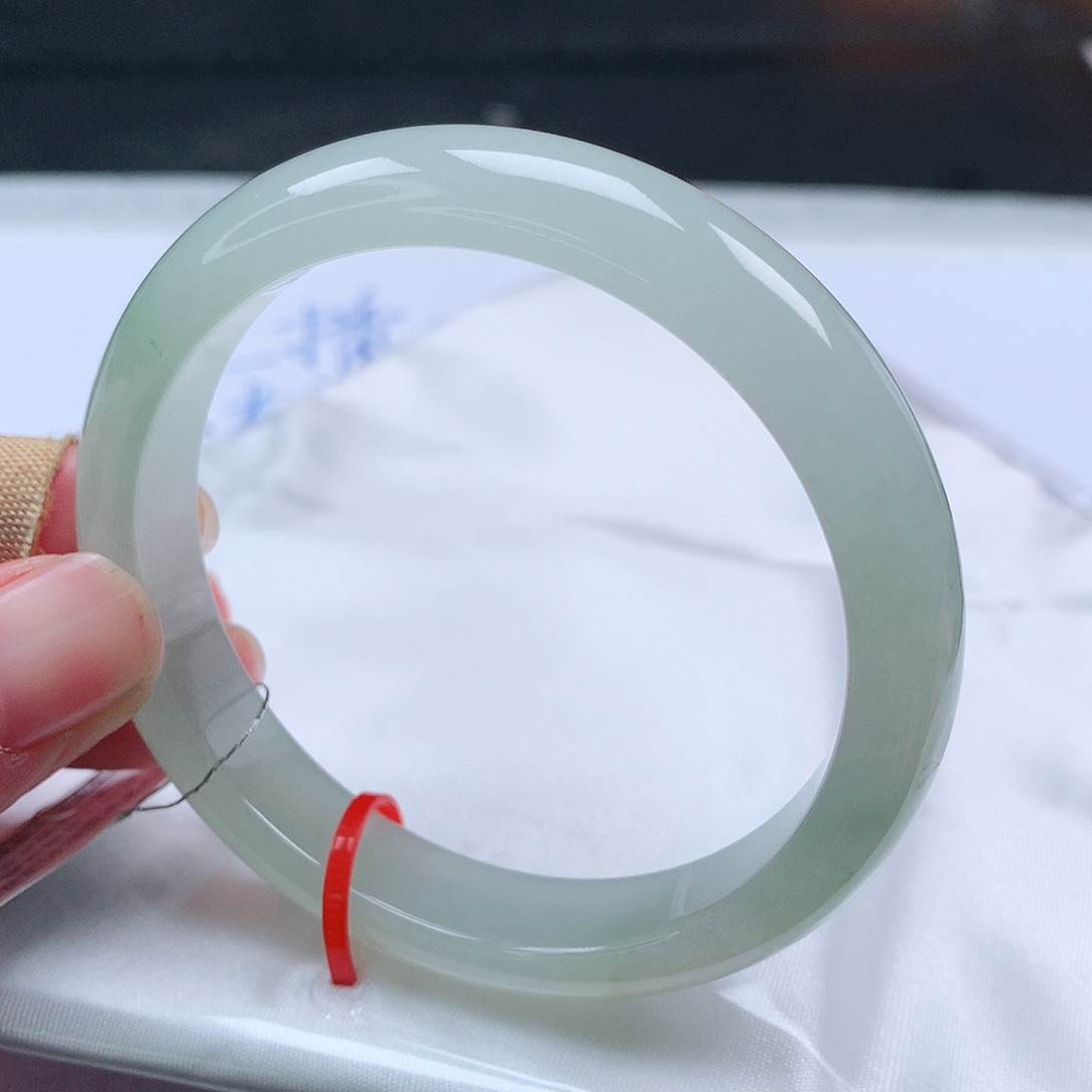 翡翠手镯未镶嵌53圈