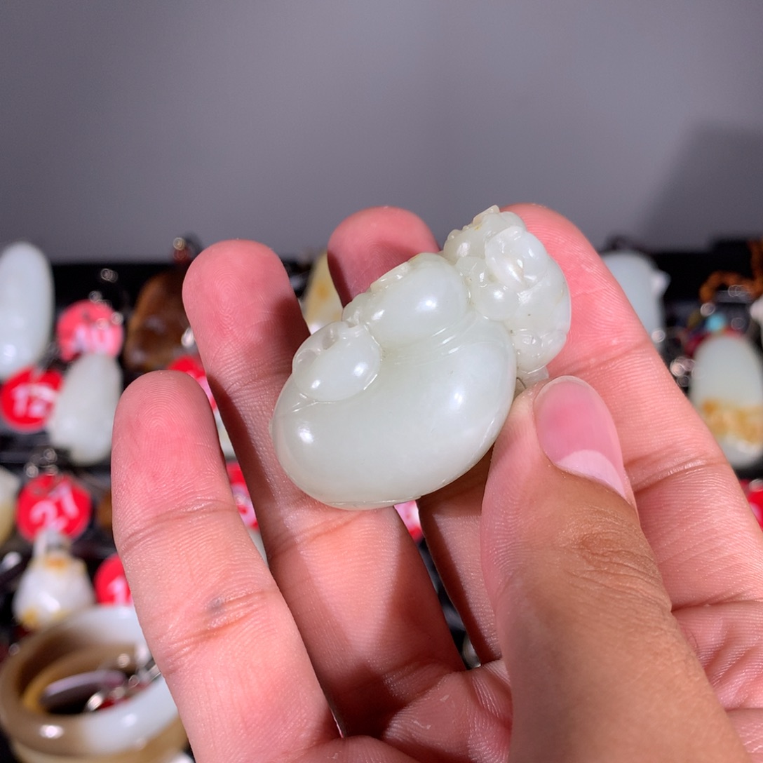 和田玉未镶嵌挂件