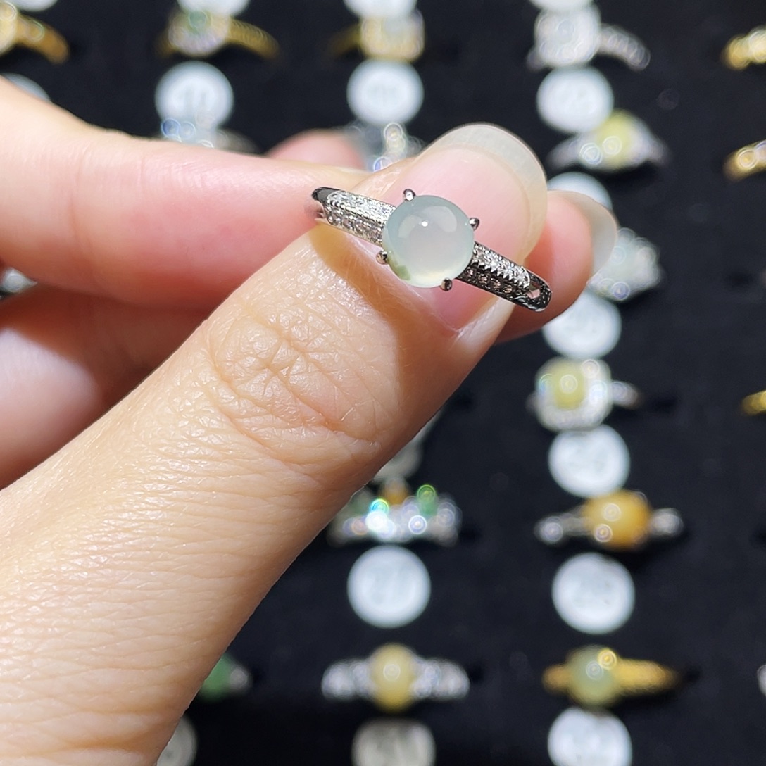 翡翠未镶嵌戒指戒指