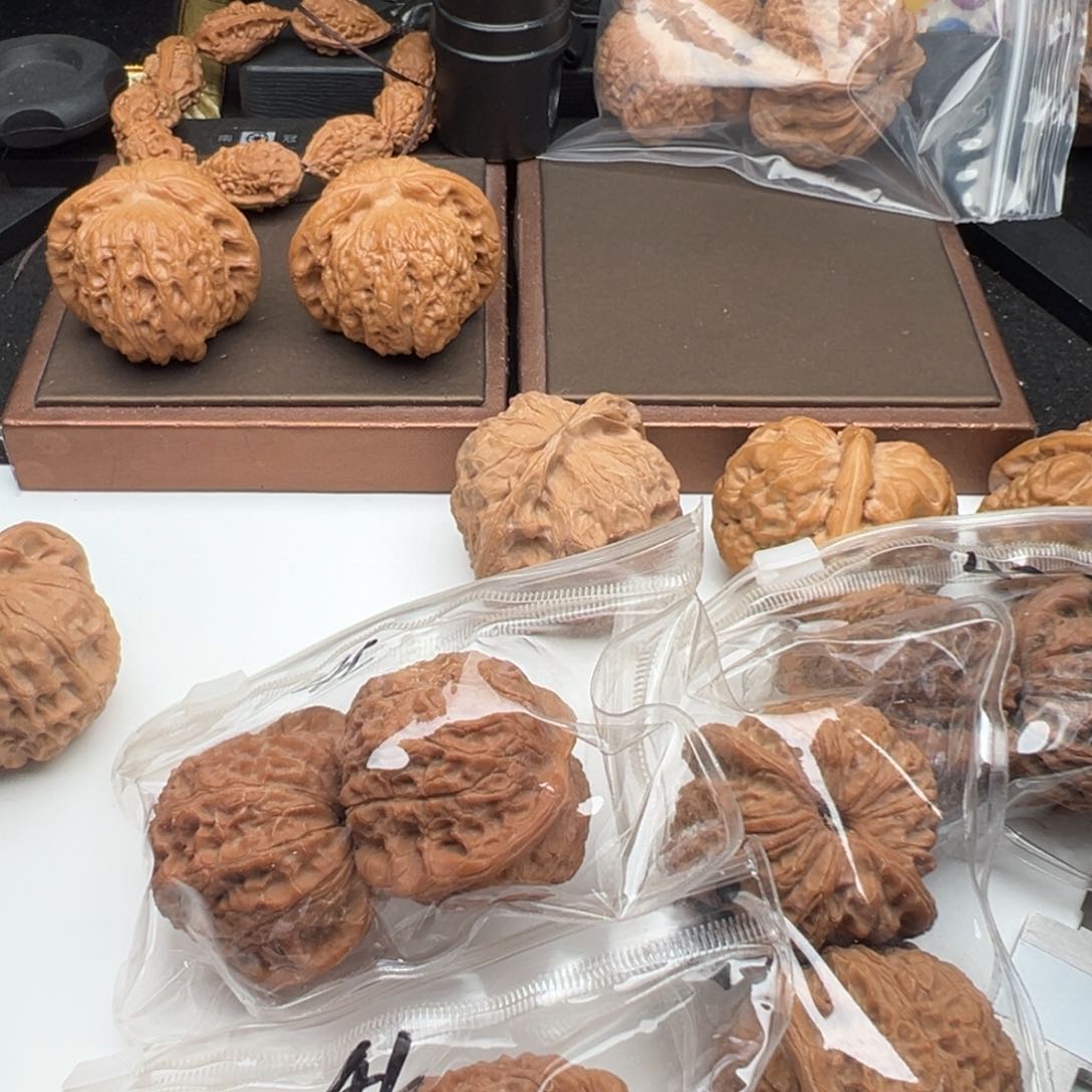 文玩核桃把件血麒麟42左右