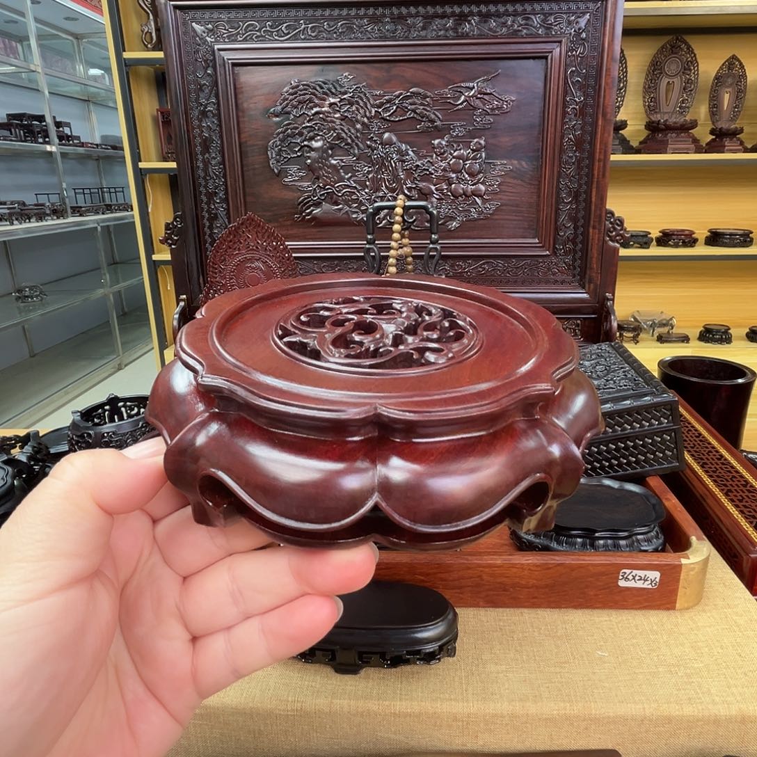 红酸枝木类整木雕花底座面内直径11高4.8厘米