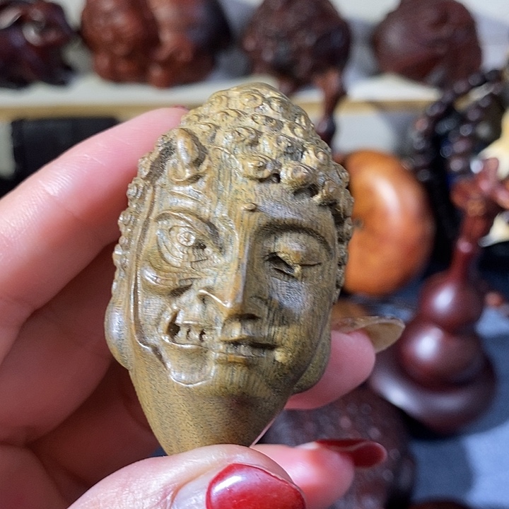 维腊木（绿檀）佛头