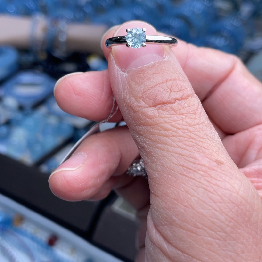 非金属海蓝戒指干净火彩好