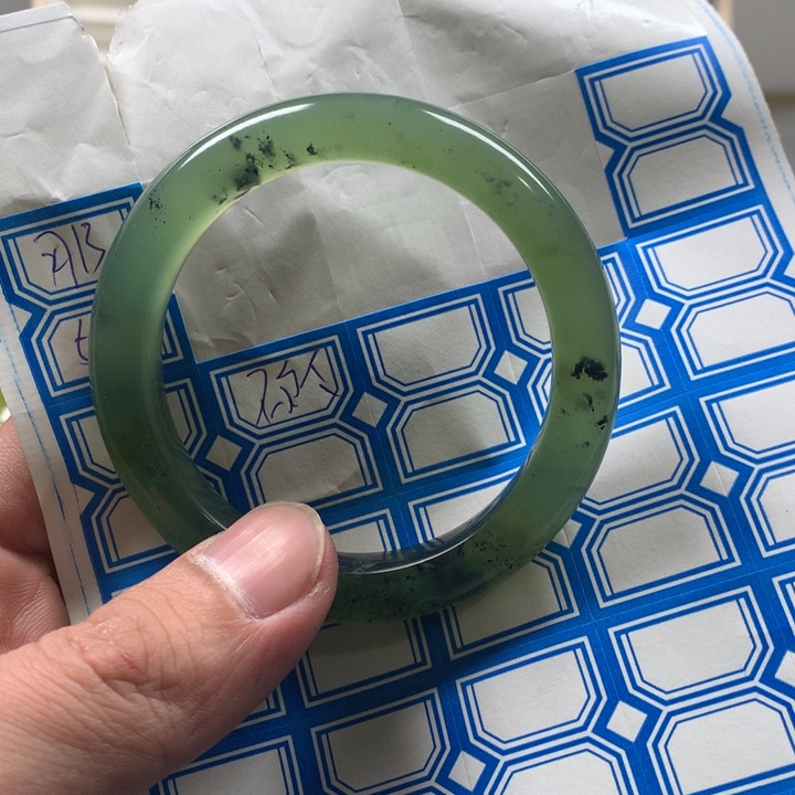 蛇纹石玉手镯未镶嵌你***炮