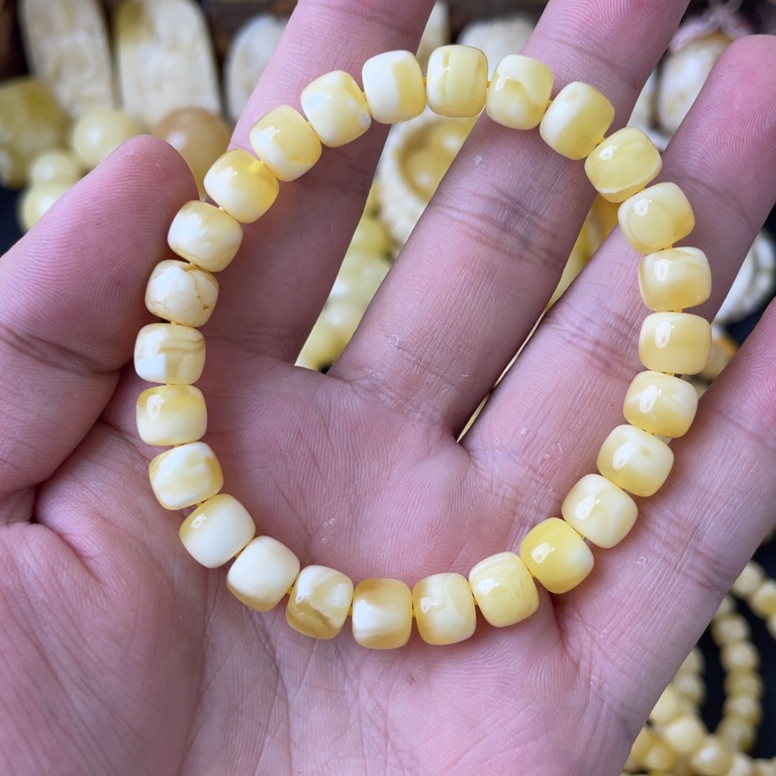未镶嵌琥珀手串8+俄料金白妖花精工老型手串