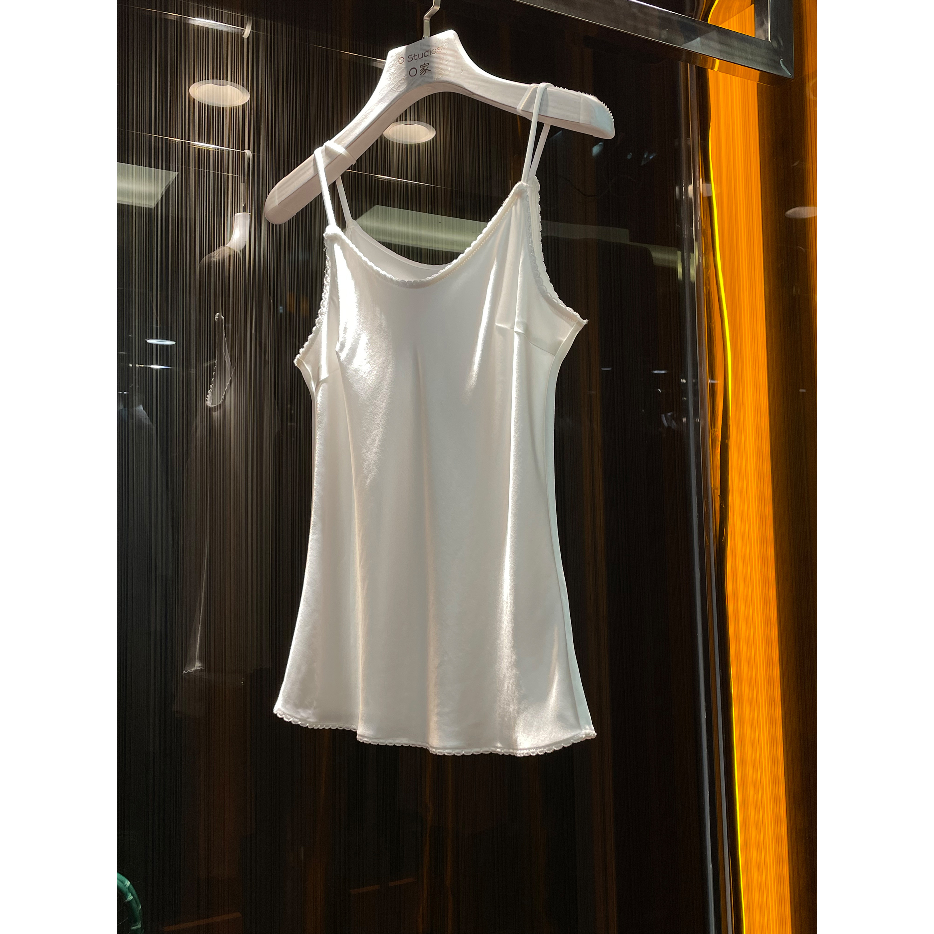 简约菱形无袖内搭醋酸缎面小吊带领背心打底洋气时髦气质上衣