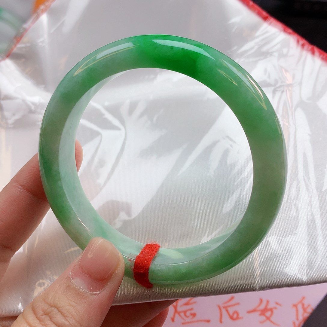 翡翠手镯未镶嵌56圈2349