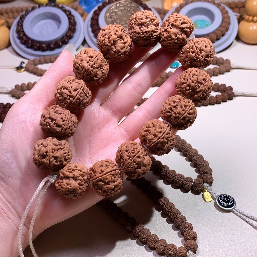 吊坠文玩核桃蜂王大金刚