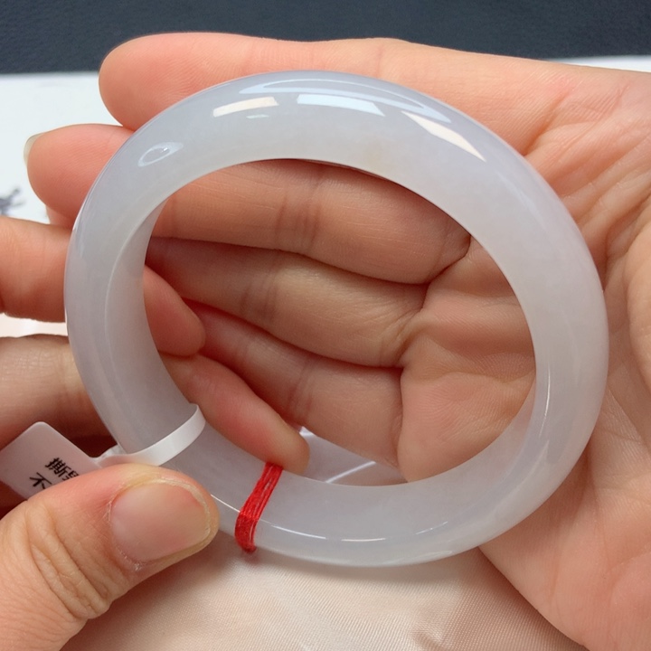 翡翠手镯未镶嵌59圈