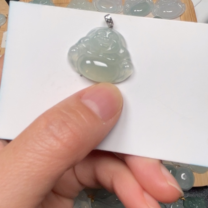 翡翠足金镶嵌颈饰翡翠
