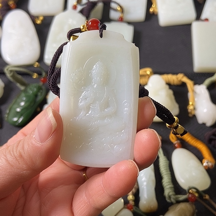 和田玉未镶嵌颈饰