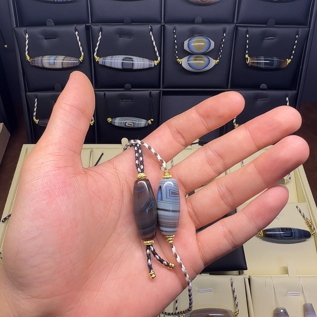 老***M玛瑙/玉髓未镶嵌颈饰