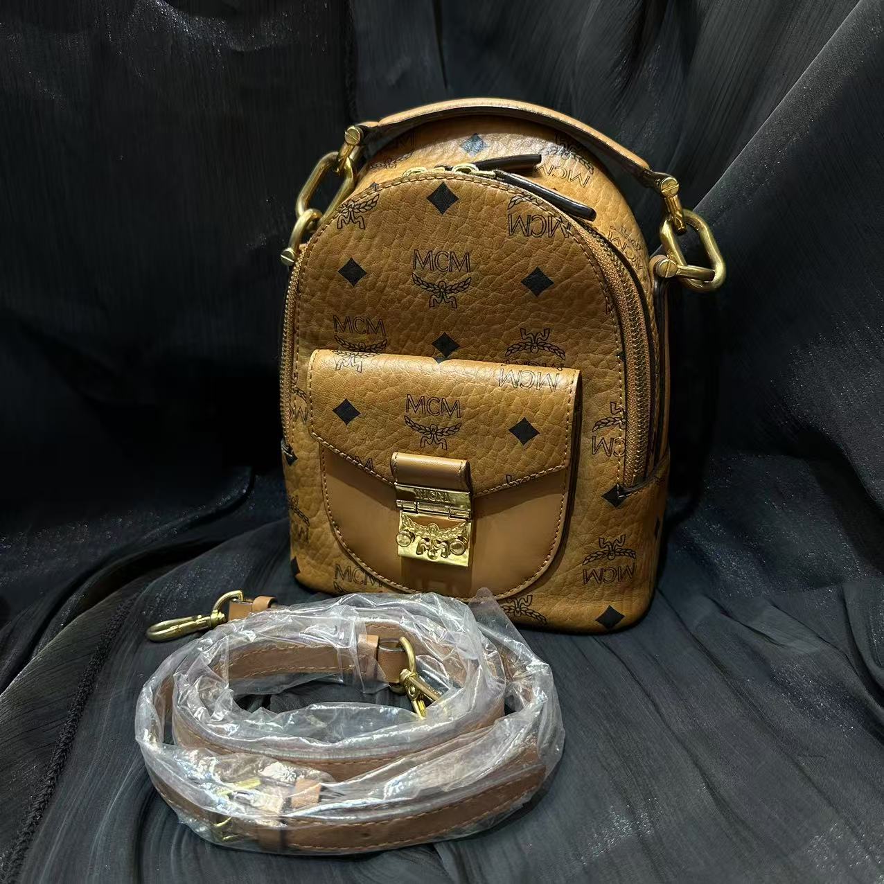 95新 MCM 乱乱子中古/女士/双肩包/106099