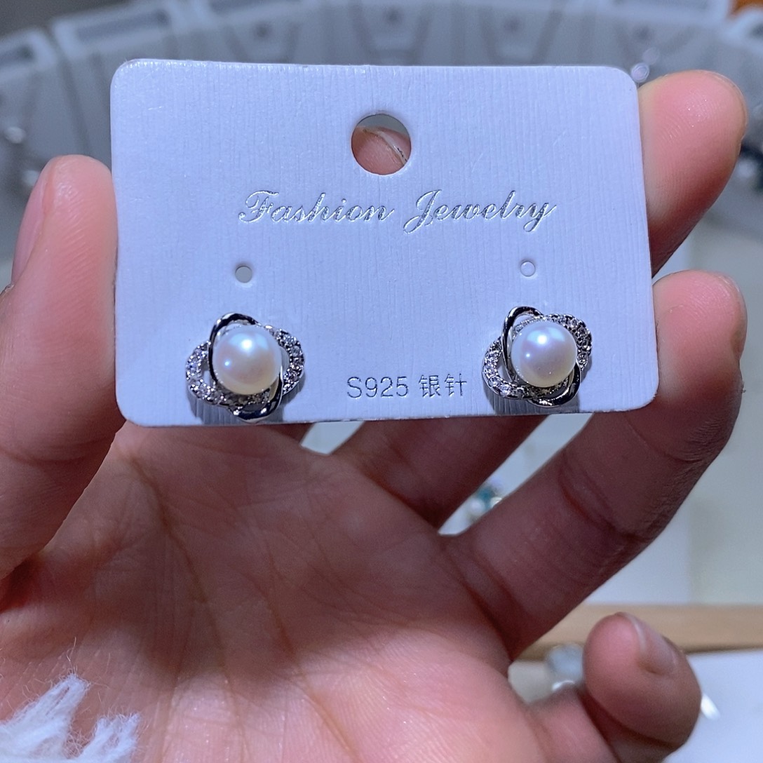 淡水珍珠未镶嵌耳饰