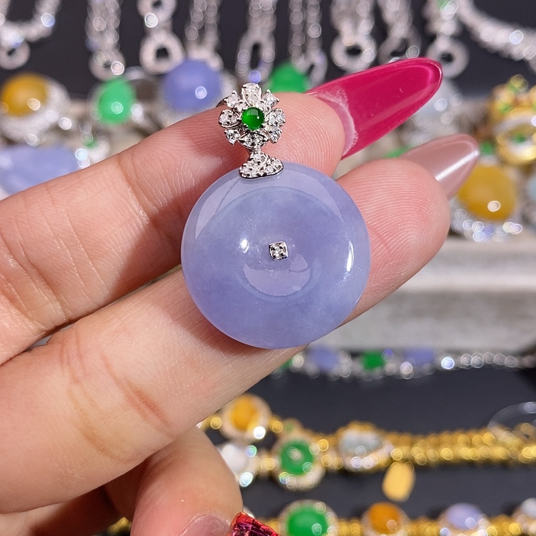 翡翠18K金镶嵌颈饰