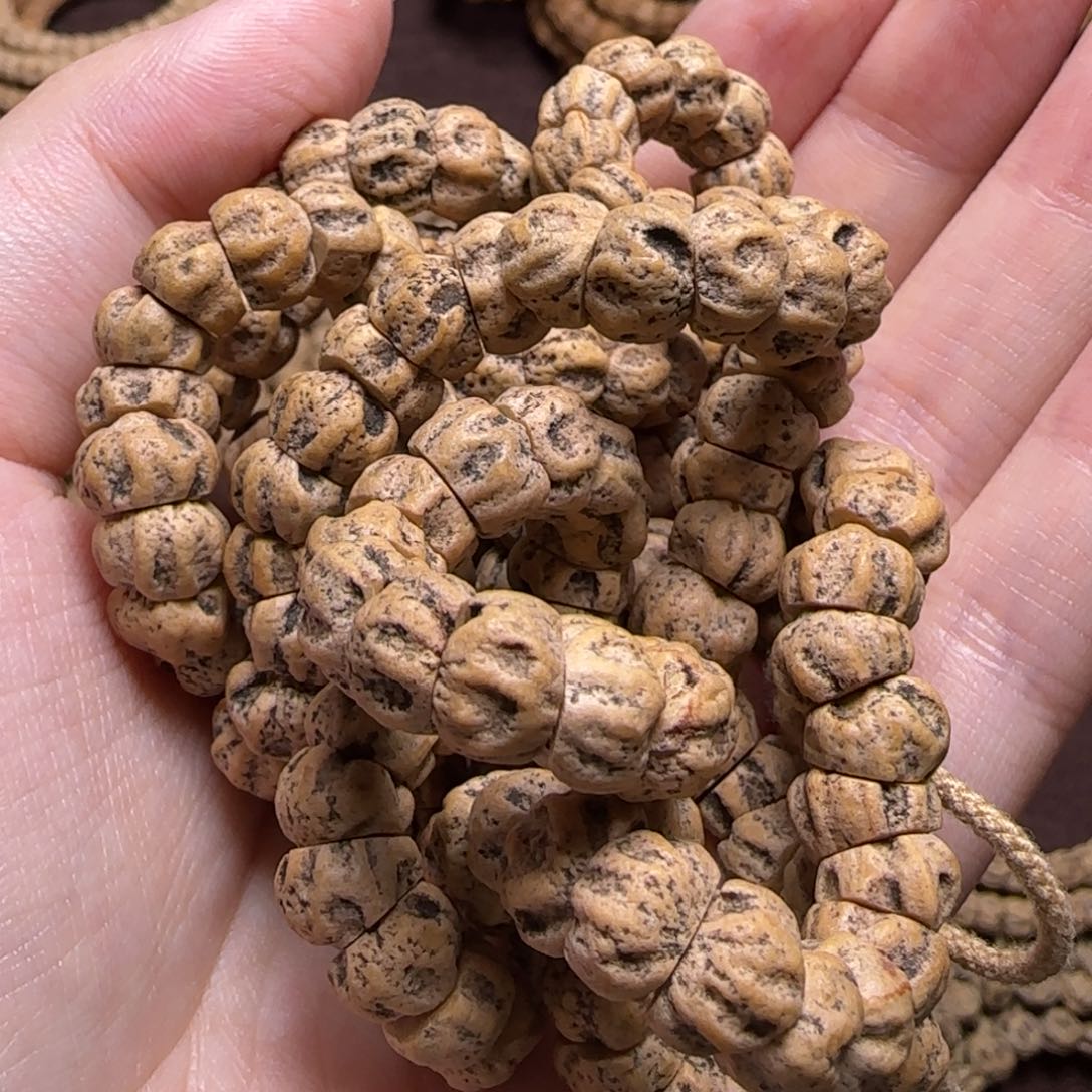 柏香籽/百香籽吊坠昂****店