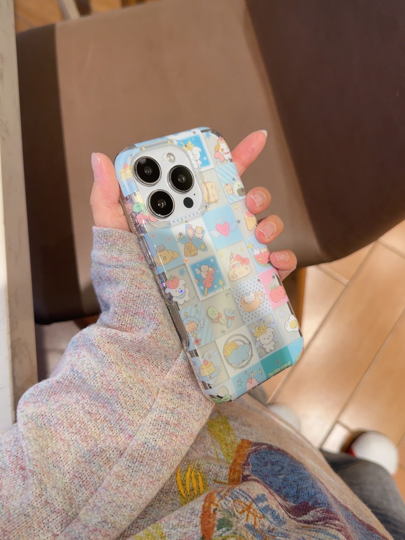 卡通彩色宫格冰淇淋蛋糕猫咪手机壳包相机键适用于苹果15/14/13
