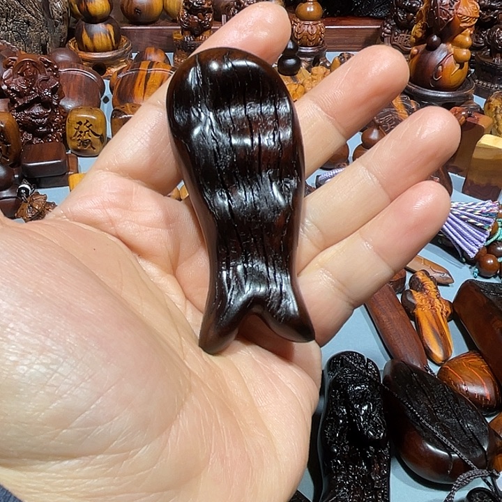 y***u雷击枣木鱼的造型