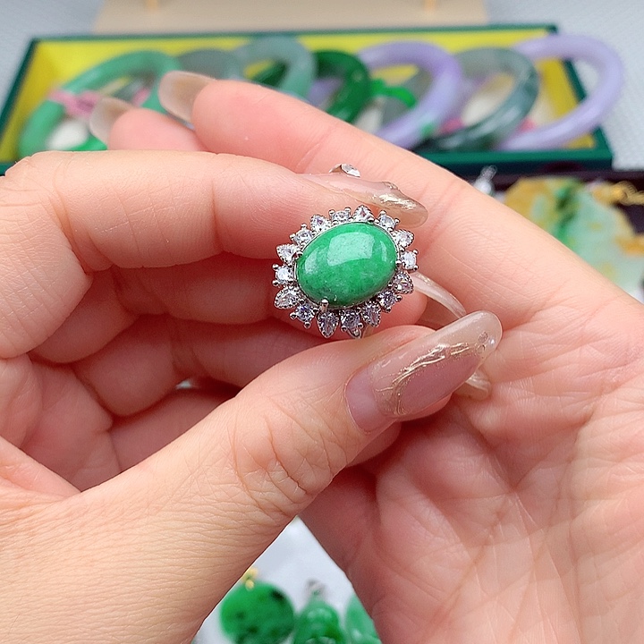 翡翠颈饰银S925镶嵌翡翠