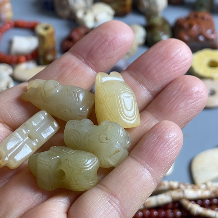 给***了和田玉（糖玉）未镶嵌挂件