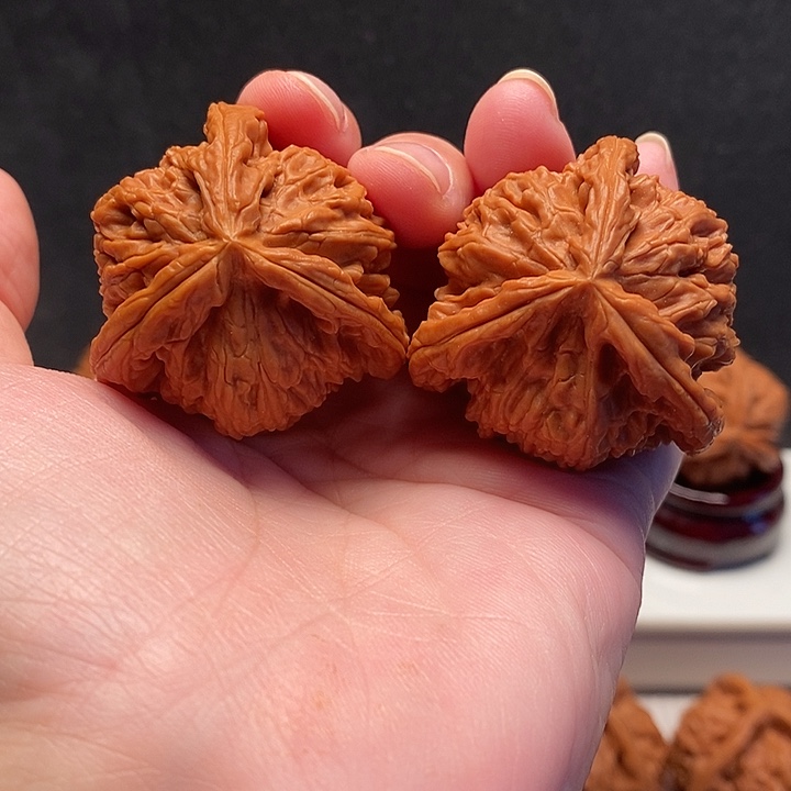 蓝****文玩核桃吊坠白奔