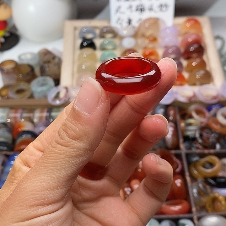 尔***尔玛瑙/玉髓未镶嵌戒指A9港20内径19.08
