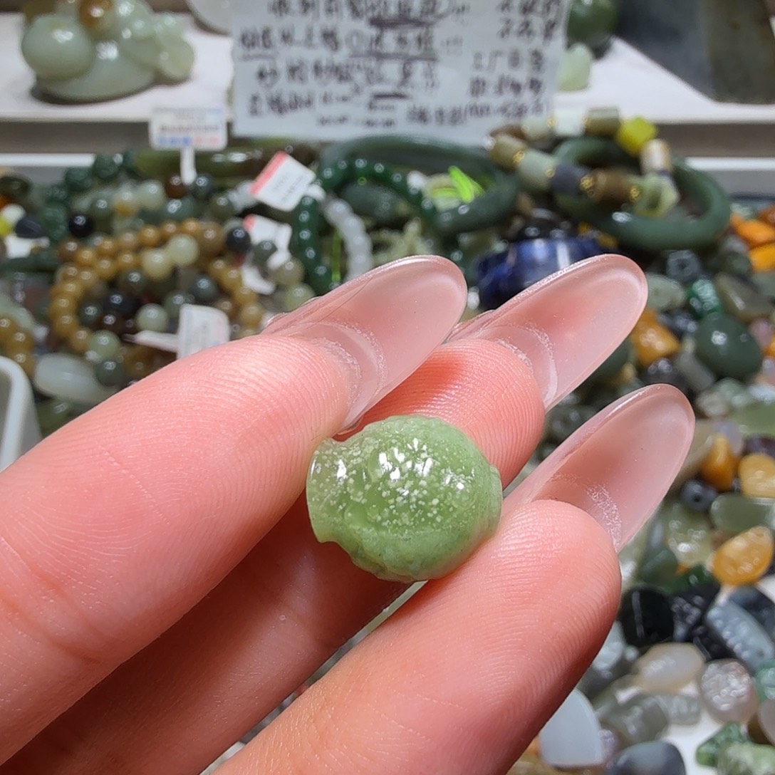 小***波和田玉未镶嵌珠宝奇石