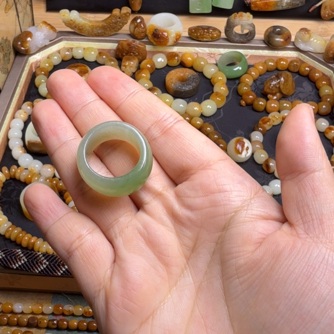 和田玉未镶嵌珠宝奇石松*糖