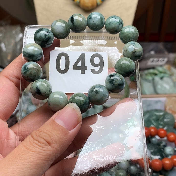 翡翠颈饰未镶嵌用****1翡翠