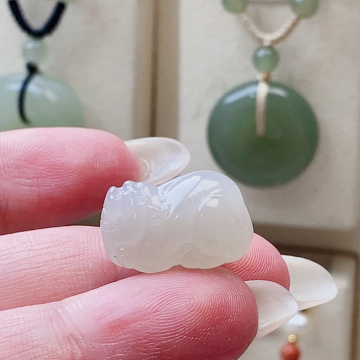 和田玉未镶嵌颈饰