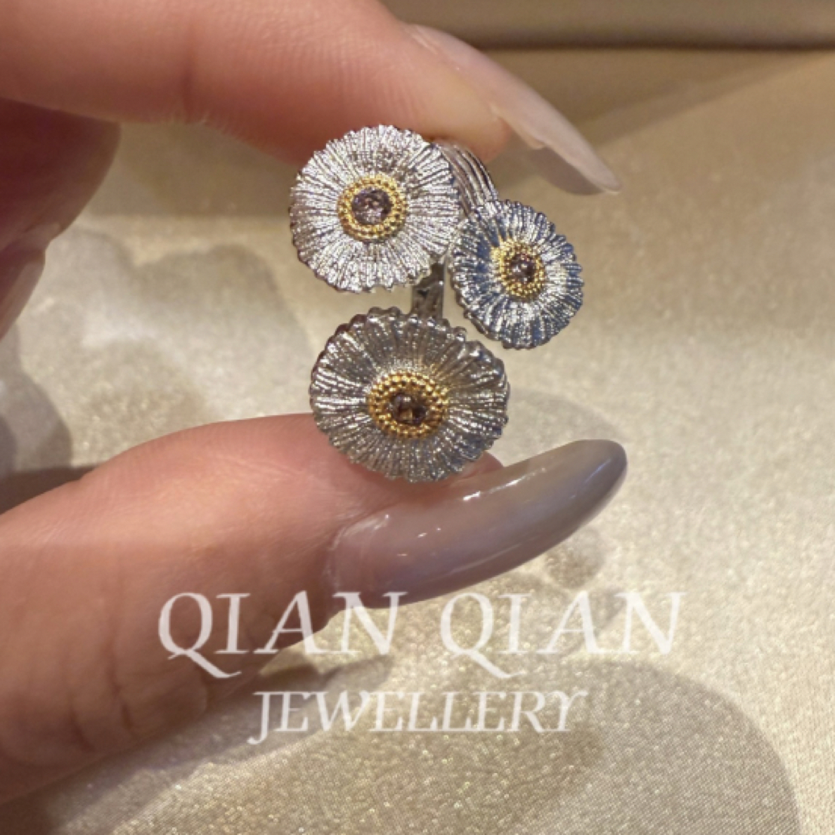 925银戒指 【倩倩珠宝】意大利中古风手工拉丝三花雏菊戒指 设计师