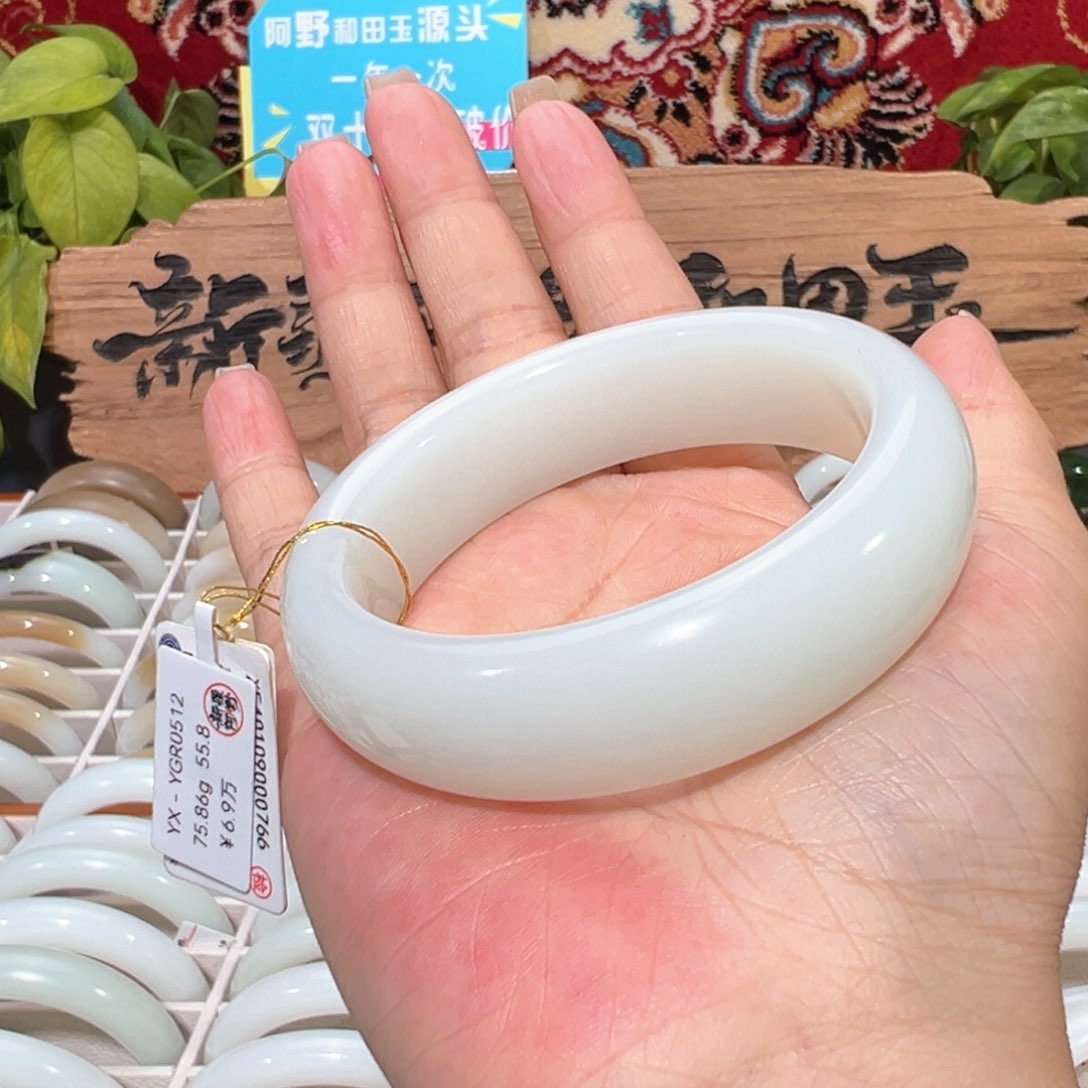 未镶嵌手镯和田玉（白玉）纯天然和田玉宽版手镯