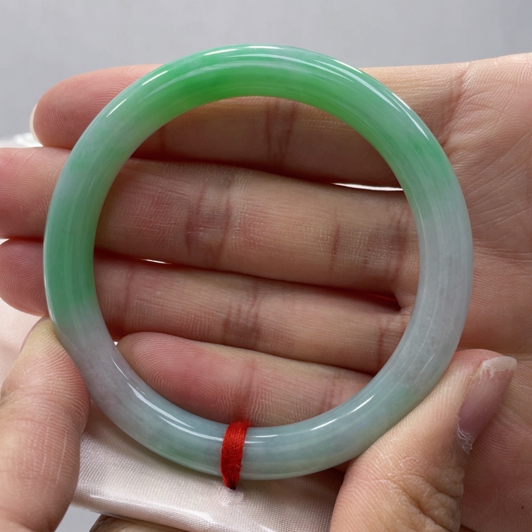 翡翠未镶嵌手镯翡翠