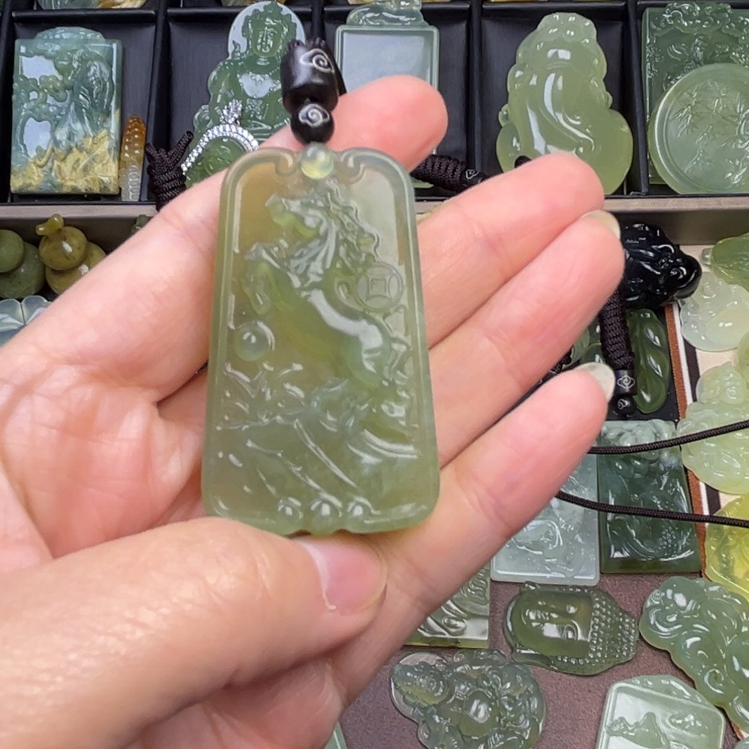 蛇纹石玉未镶嵌吊坠(赠链)