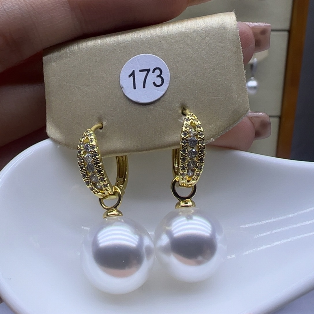 淡水珍珠耳饰未镶嵌