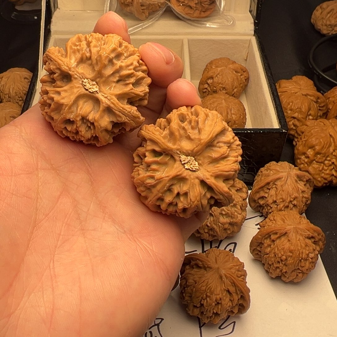 ****️文玩核桃吊坠苹果园