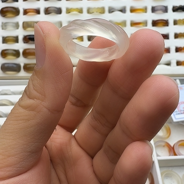 玛瑙/玉髓未镶嵌戒圈18圈内圈抛光痕出福利不退换介意勿拍