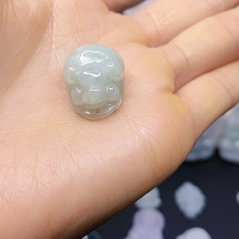 翡翠颈饰未镶嵌吊坠