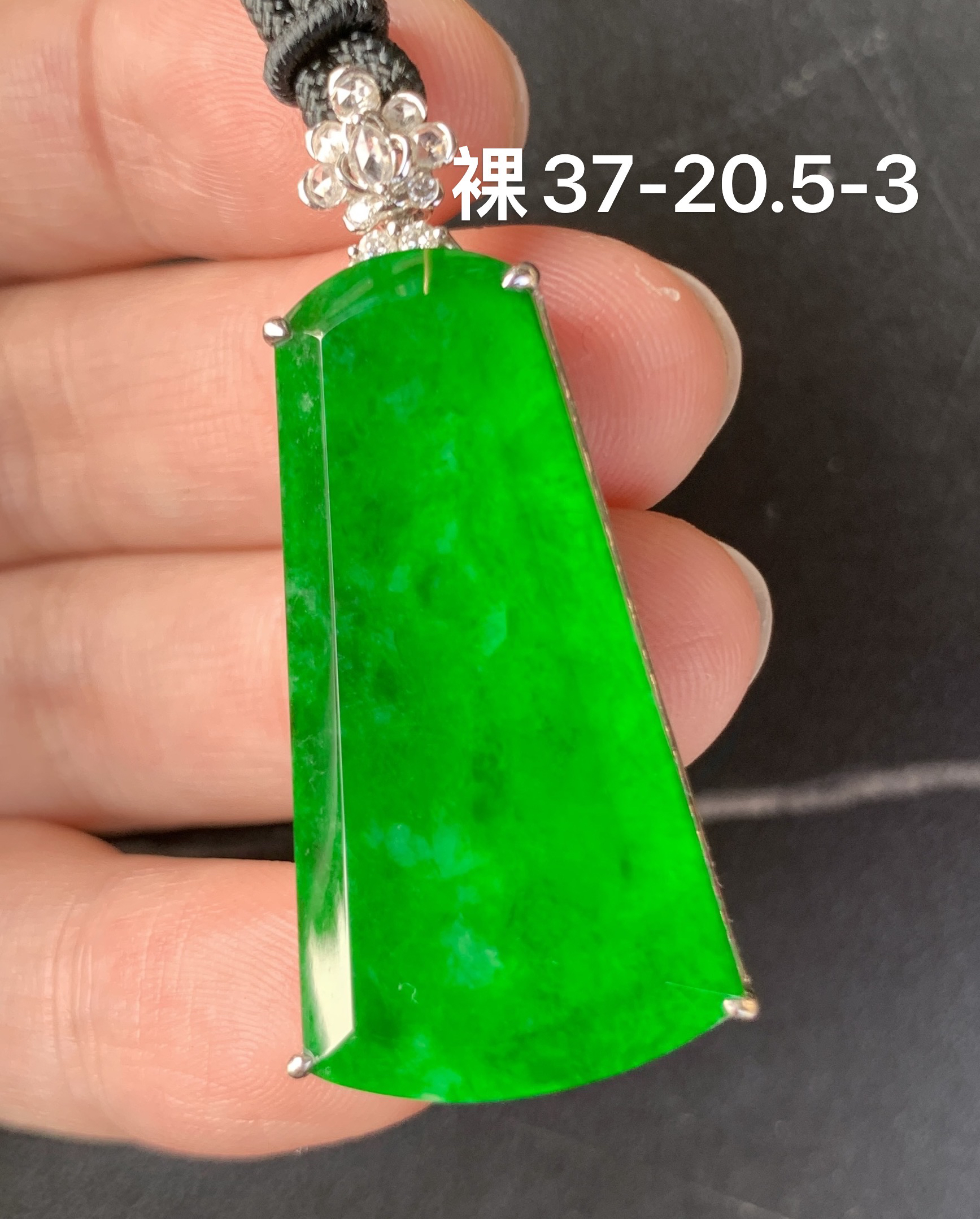 玻璃种辣绿无事牌 均匀起光品质超高